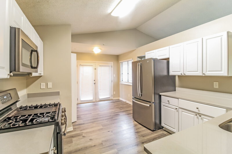 1,855/Mo, 5396 Kelleys Mill Cir Stone Mountain, GA 30088 Kitchen View 2