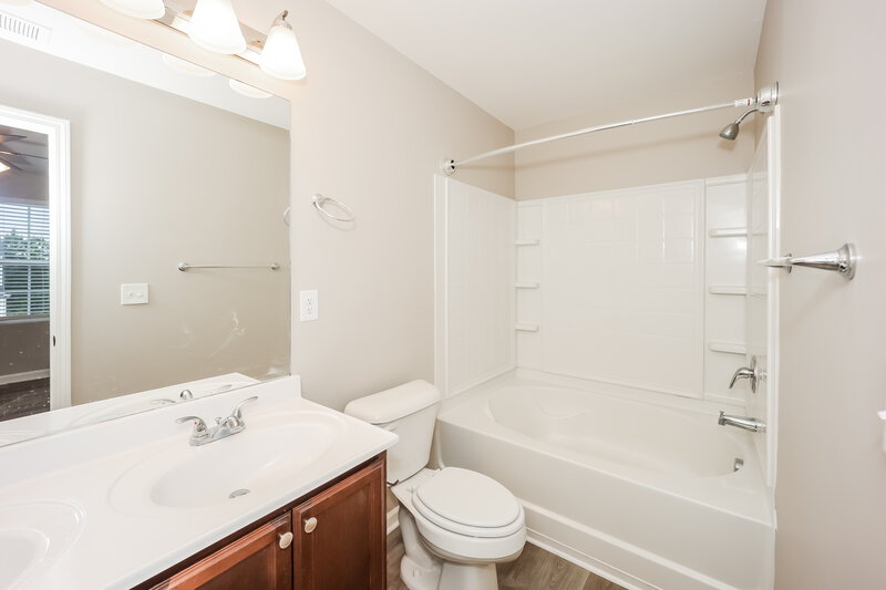 2,730/Mo, 318 Freeman Cir Villa Rica, GA 30180 Bathroom View 2