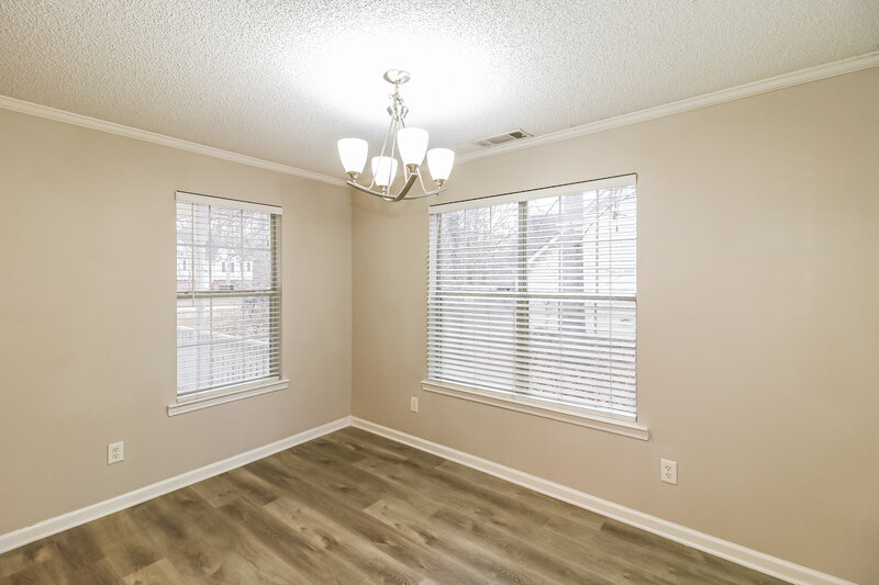 1,810/Mo, 245 Pebble Creek Drive McDonough, GA 30253 Dining Room View