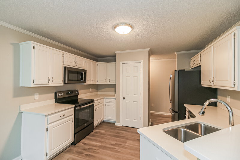 1,810/Mo, 245 Pebble Creek Drive McDonough, GA 30253 Kitchen View 2