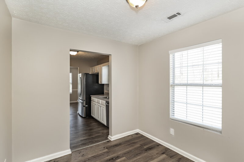 0/Mo, 39 Fairview Drive Newnan, GA 30263 Dining Room View
