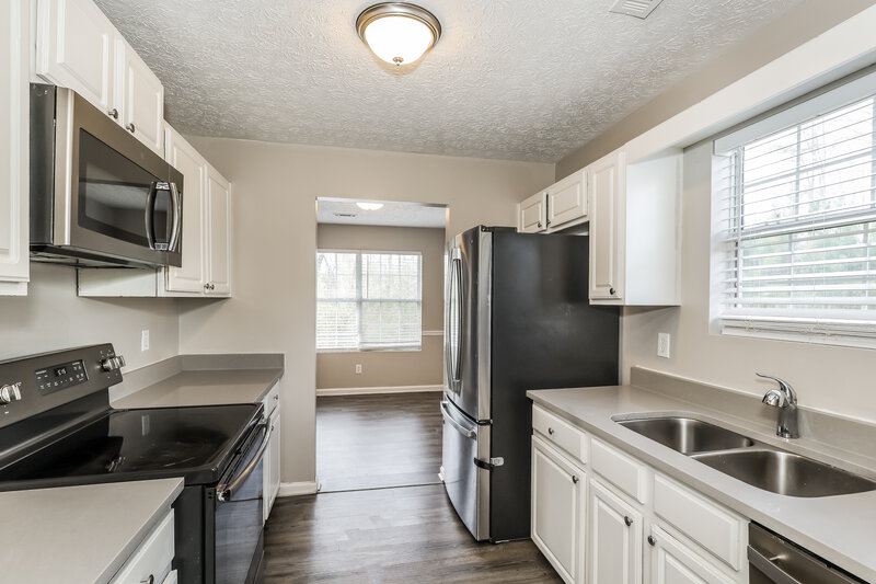 0/Mo, 39 Fairview Drive Newnan, GA 30263 Kitchen View