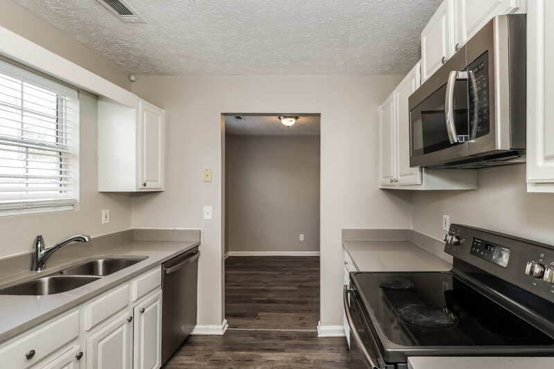 0/Mo, 39 Fairview Drive Newnan, GA 30263 Kitchen View 2