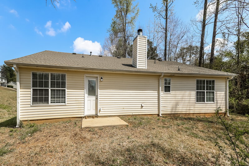 0/Mo, 39 Fairview Drive Newnan, GA 30263 Rear View