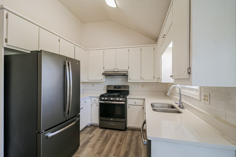 2,070/Mo, 357 Chase Marion Way McDonough, GA 30253 Kitchen View