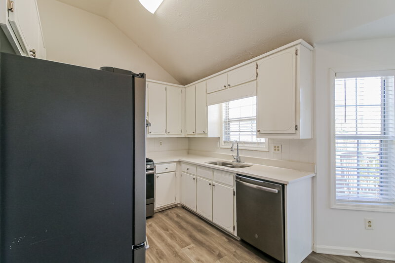 2,070/Mo, 357 Chase Marion Way McDonough, GA 30253 Kitchen View 2