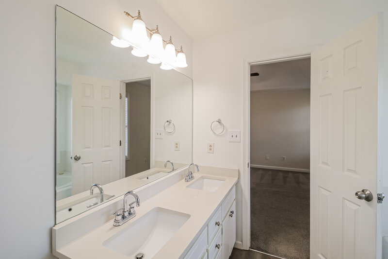 2,070/Mo, 357 Chase Marion Way McDonough, GA 30253 Main Bathroom View 2