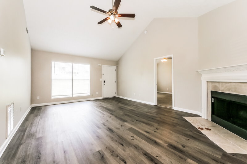 2,180/Mo, 11157 Weeping Willow Place Hampton, GA 30228 Living Room View