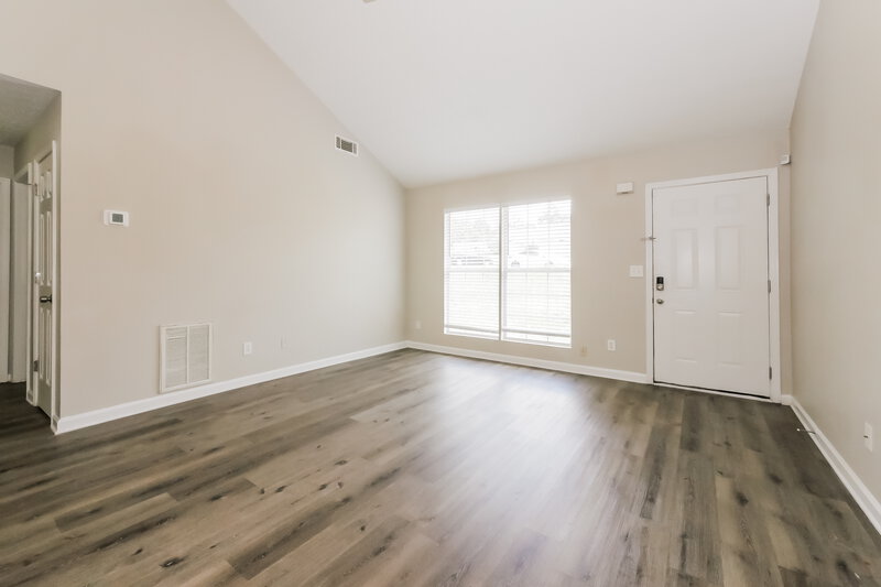 2,180/Mo, 11157 Weeping Willow Place Hampton, GA 30228 Living Room View 2