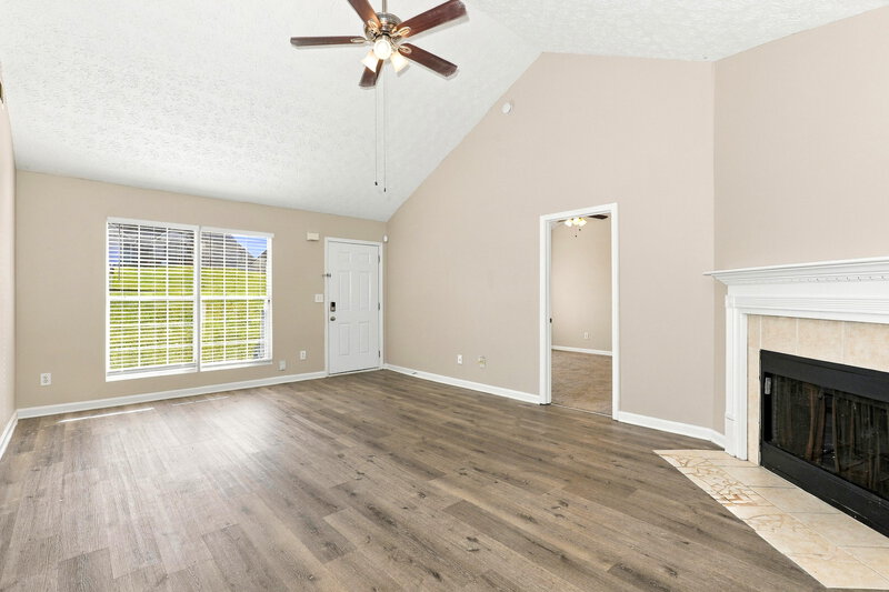 1,615/Mo, 11157 Weeping Willow Place Hampton, GA 30228 Living Room View 2