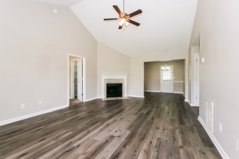 2,180/Mo, 11157 Weeping Willow Place Hampton, GA 30228 Living Room View 4