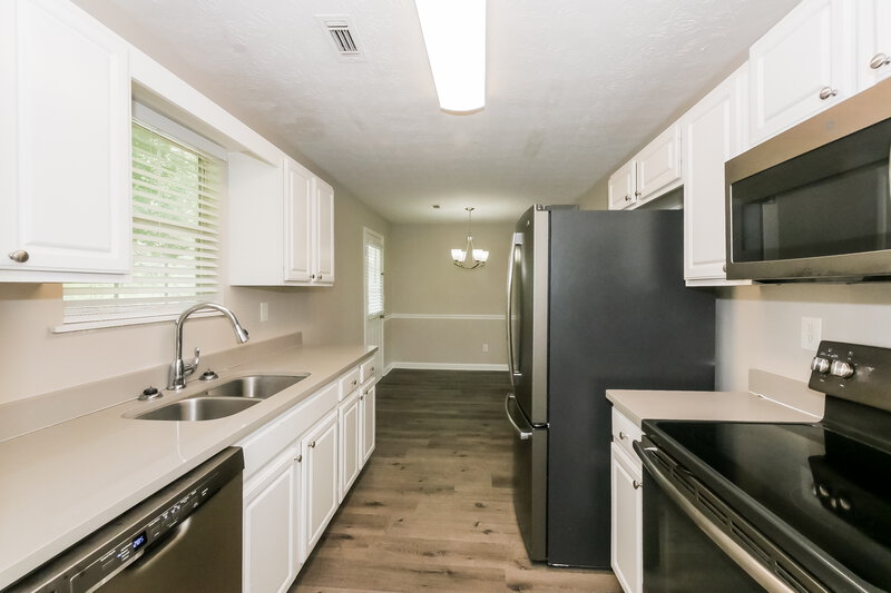 2,180/Mo, 11157 Weeping Willow Place Hampton, GA 30228 Kitchen View