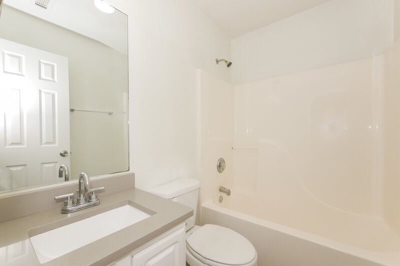 2,180/Mo, 11157 Weeping Willow Place Hampton, GA 30228 Main Bathroom View