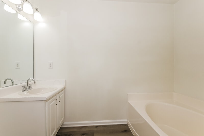 2,180/Mo, 11157 Weeping Willow Place Hampton, GA 30228 Bathroom View