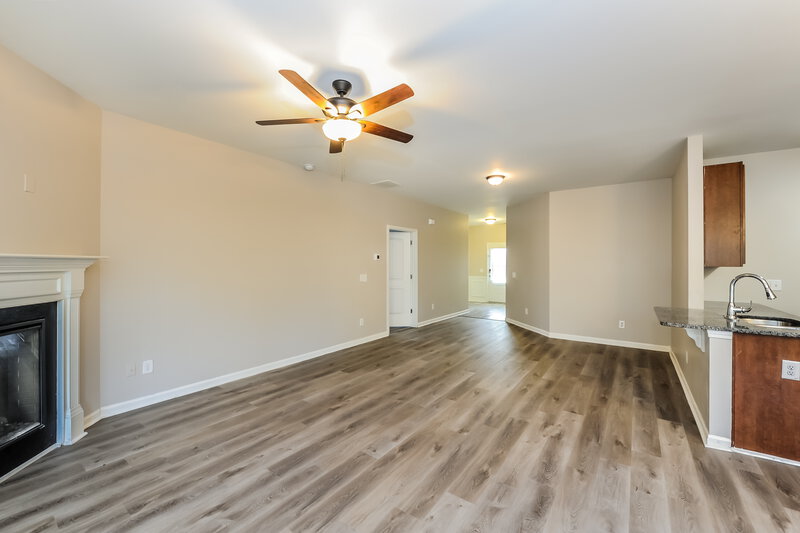 1,745/Mo, 31 Robin Road Adairsville, GA 30103 Living Room View