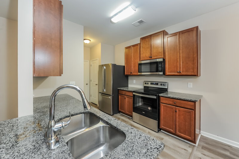 1,745/Mo, 31 Robin Road Adairsville, GA 30103 Kitchen View