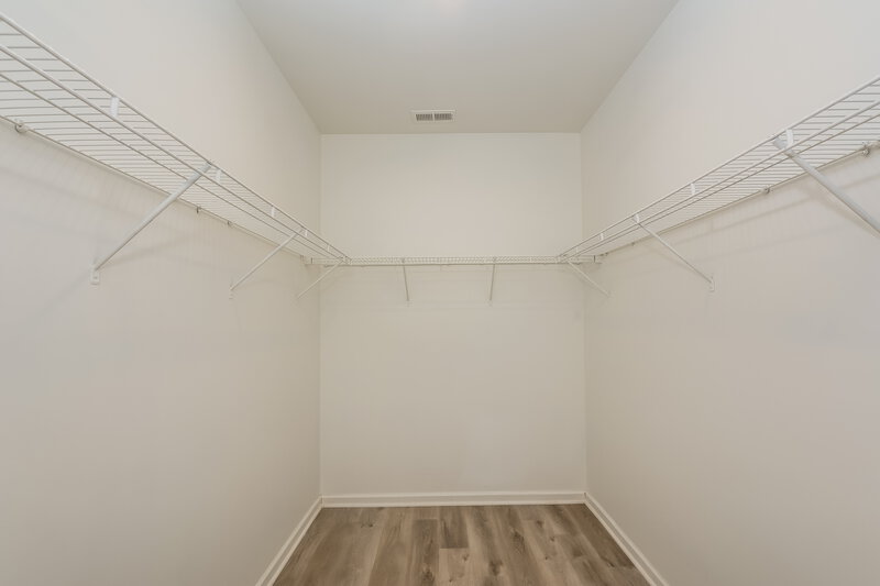 1,745/Mo, 31 Robin Road Adairsville, GA 30103 Walk In Closet View
