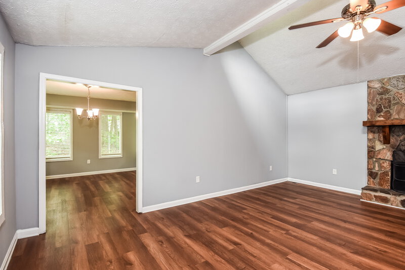 1,895/Mo, 6513 Mitchell Ln SW Mableton, GA 30126 Living Room View