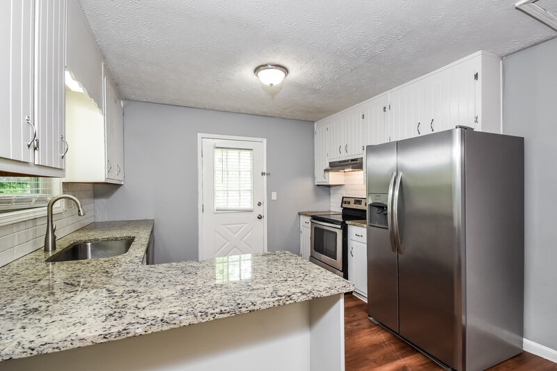 1,895/Mo, 6513 Mitchell Ln SW Mableton, GA 30126 Kitchen View