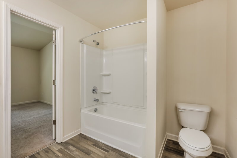 1,685/Mo, 218 Alton Cir Villa Rica, GA 30180 Main Bathroom View 2