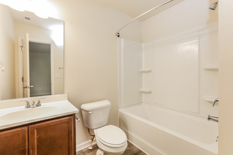 1,685/Mo, 218 Alton Cir Villa Rica, GA 30180 Bathroom View