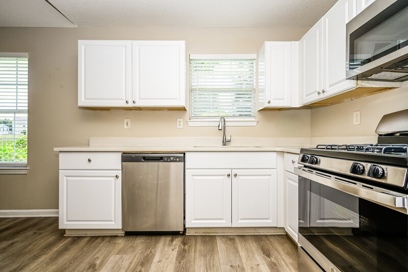1,970/Mo, 3554 Waldrop Rd Decatur, GA 30034 Kitchen View 2