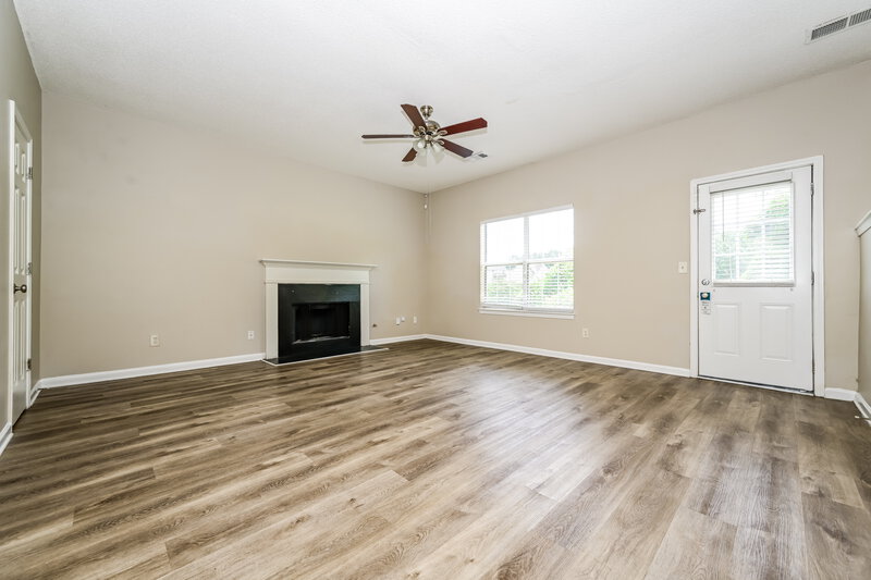 1,970/Mo, 3554 Waldrop Rd Decatur, GA 30034 Family Room View
