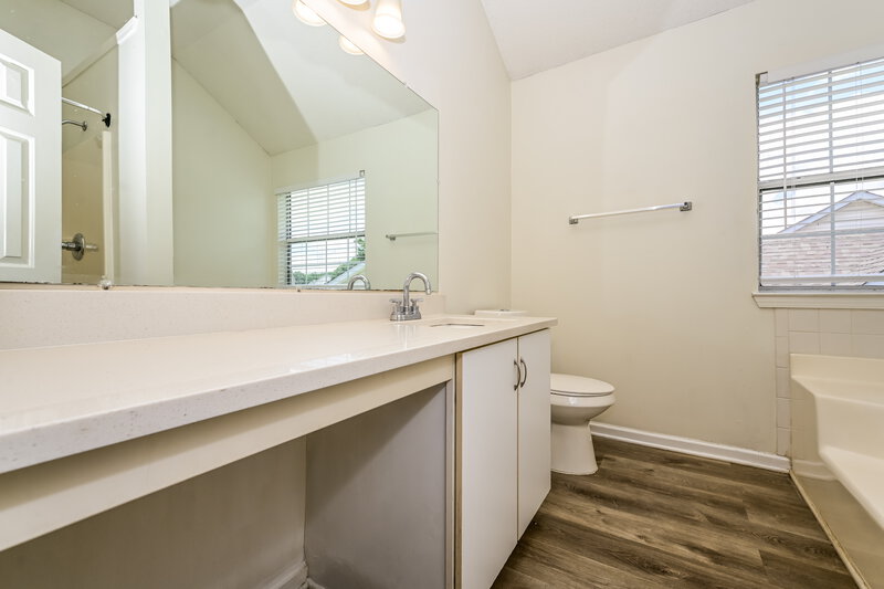 1,970/Mo, 3554 Waldrop Rd Decatur, GA 30034 Main Bathroom View