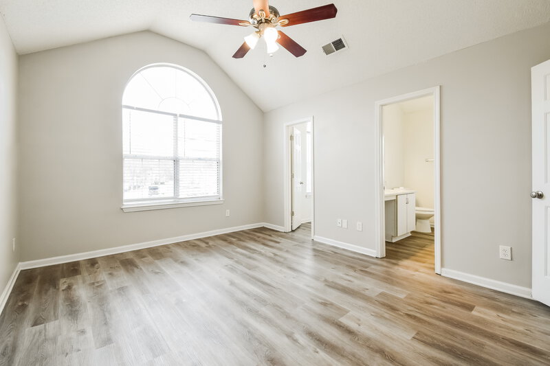 2,015/Mo, 3554 Waldrop Rd Decatur, GA 30034 Main Bedroom View 2