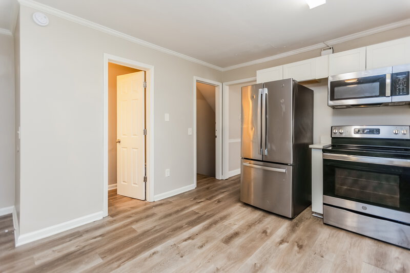 2,095/Mo, 488 Stonebridge Ct Stone Mountain, GA 30083 Kitchen View 2