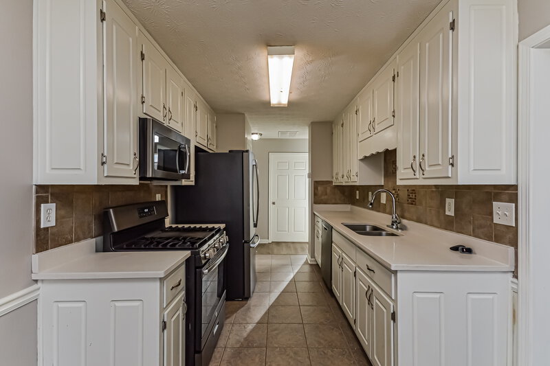 2,005/Mo, 115 Syracuse Lane Covington, GA 30016 Kitchen View 2