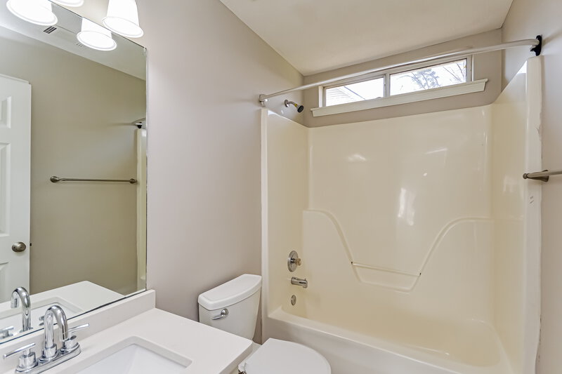 2,005/Mo, 115 Syracuse Lane Covington, GA 30016 Bathroom View