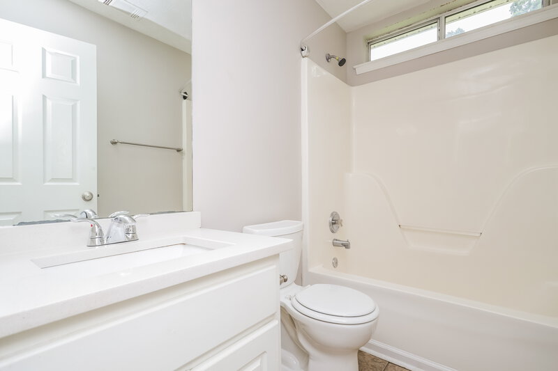 1,970/Mo, 115 Syracuse Lane Covington, GA 30016 Bathroom View
