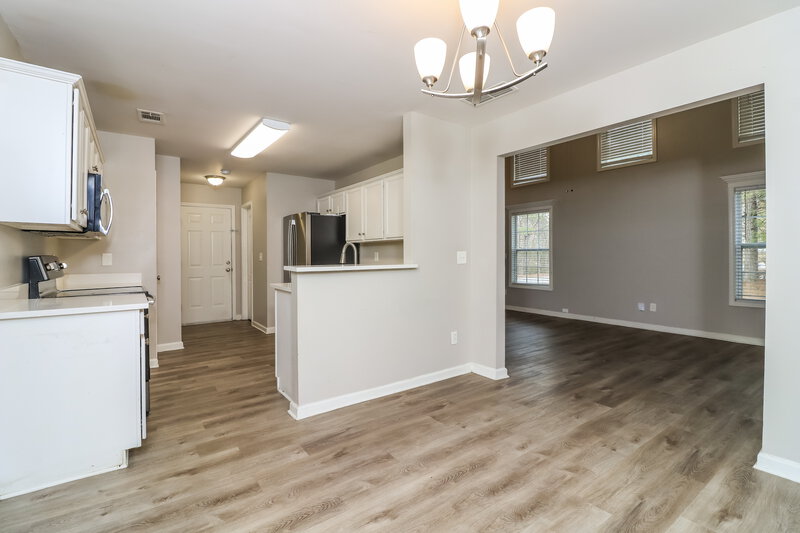 1,830/Mo, 5701 Castlebrook Dr Douglasville, GA 30134 Dining Room View 2