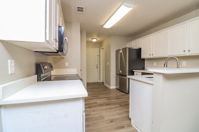 1,830/Mo, 5701 Castlebrook Dr Douglasville, GA 30134 Kitchen View