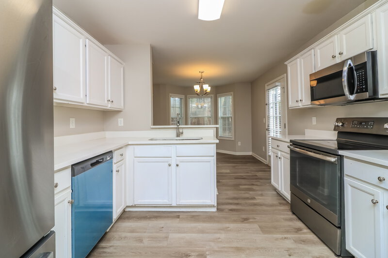 1,830/Mo, 5701 Castlebrook Dr Douglasville, GA 30134 Kitchen View 2