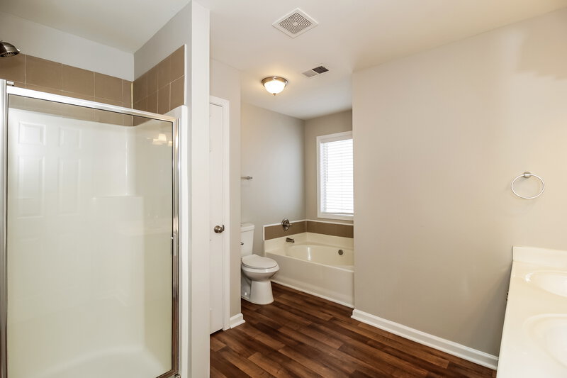 2,040/Mo, 3063 Standing Rock Ct Lithia Springs, GA 30122 Main Bathroom View 2