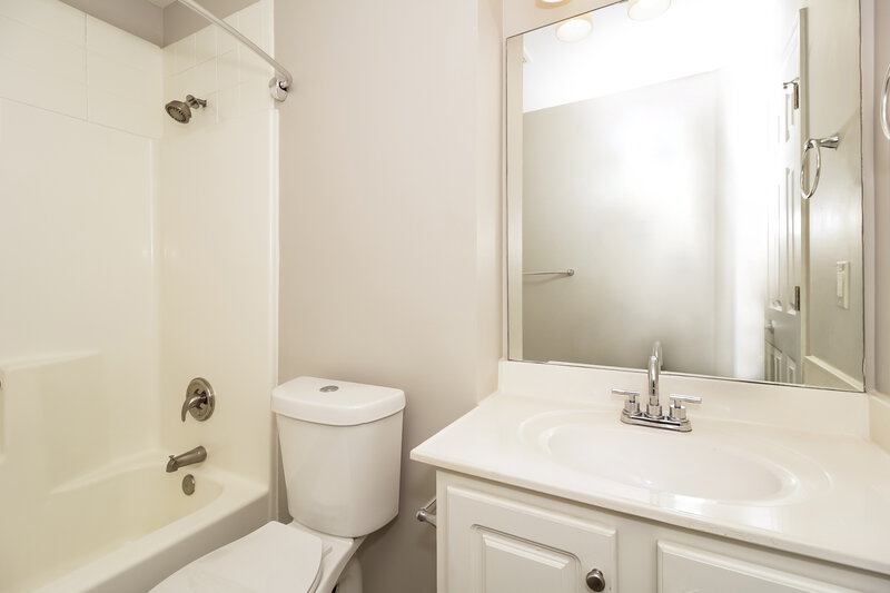 2,040/Mo, 3063 Standing Rock Ct Lithia Springs, GA 30122 Bathroom View