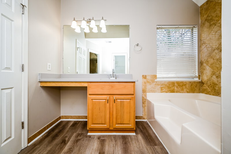 2,090/Mo, 6686 Pole Creek Lithonia, GA 30058 Main Bathroom View 2