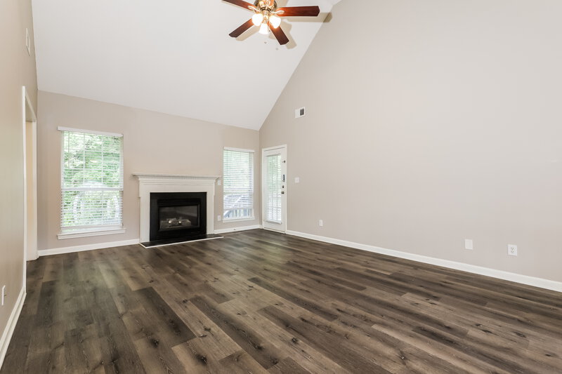 2,340/Mo, 240 Cannon Dr Fayetteville, GA 30214 Living Room View 2