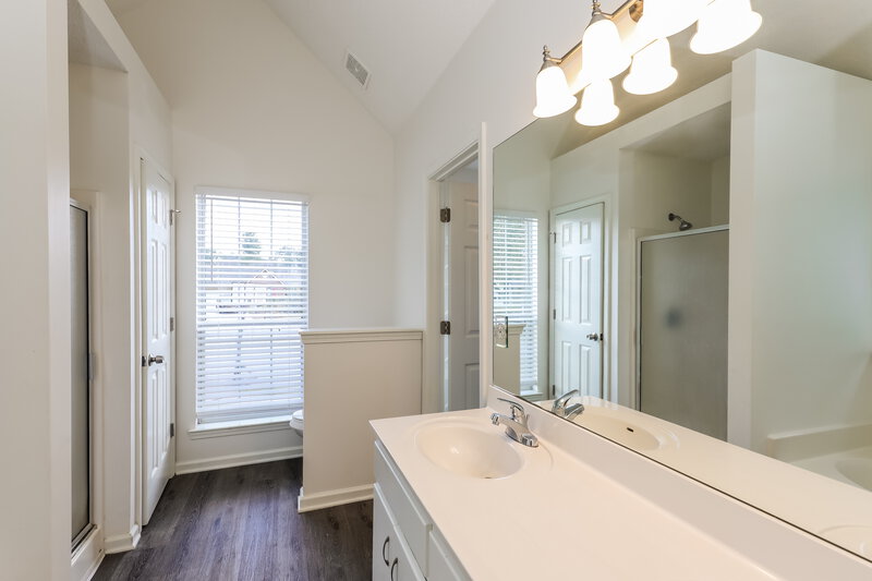 2,340/Mo, 240 Cannon Dr Fayetteville, GA 30214 Main Bathroom View