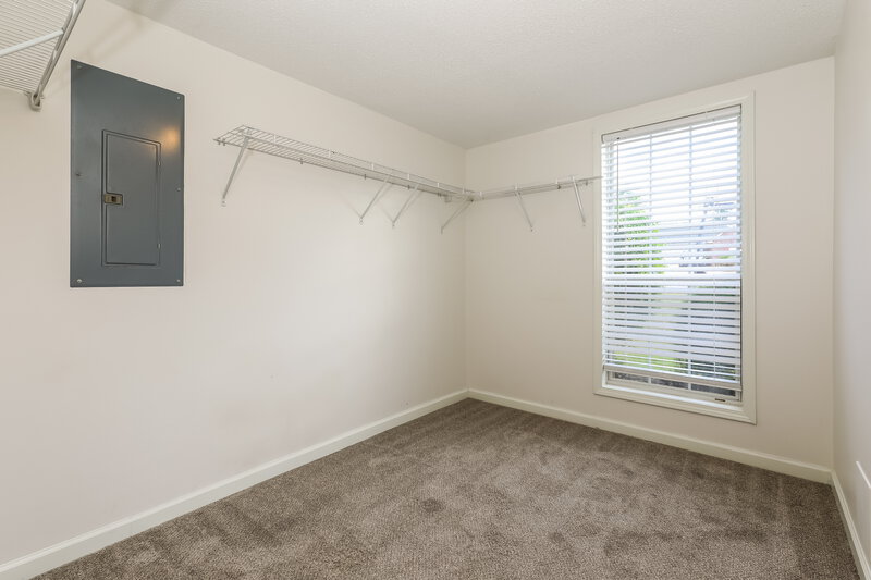 2,340/Mo, 240 Cannon Dr Fayetteville, GA 30214 Laundry Room View