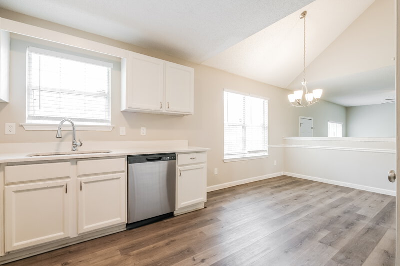 0/Mo, 3444 Sumter Pl Decatur, GA 30034 Kitchen View 2