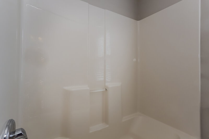1,695/Mo, 28 Shady Oak Lane Newnan, GA 30263 Bathroom View 4