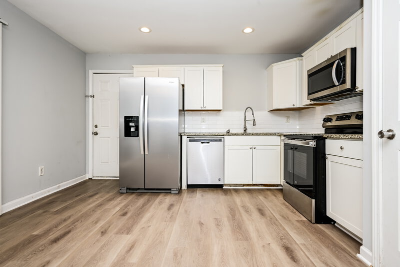 2,100/Mo, 5355 Forest Downs Cir Atlanta, GA 30349 Kitchen View