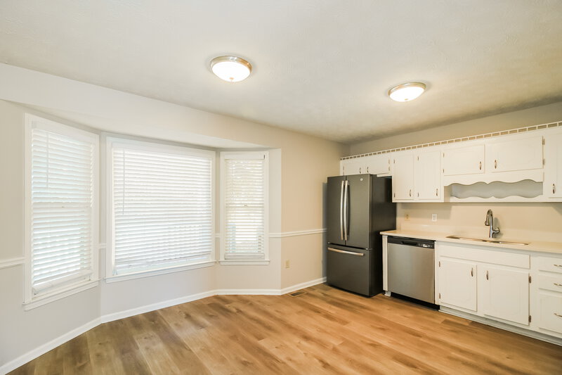 1,610/Mo, 10 Beaverdam Ct Covington, GA 30016 Kitchen View