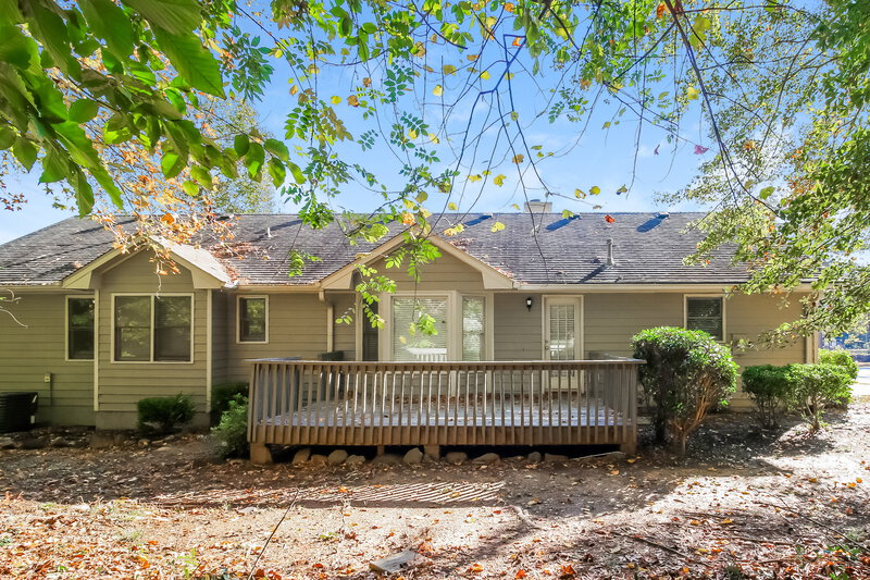 1,610/Mo, 10 Beaverdam Ct Covington, GA 30016 Rear View 2