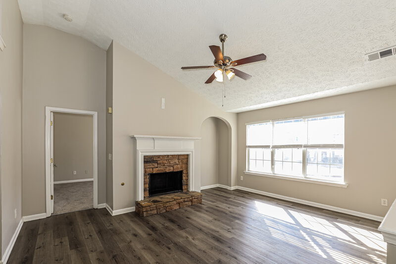 2,000/Mo, 587 Rosewood Cir Jonesboro, GA 30238 Living Room View 2