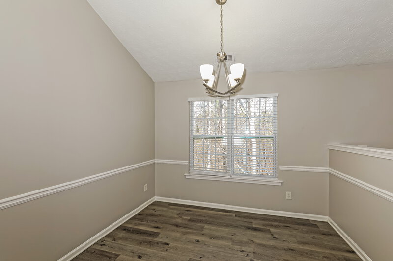 2,000/Mo, 587 Rosewood Cir Jonesboro, GA 30238 Dining Room View