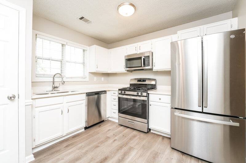 1,885/Mo, 839 Ashley Lane Stone Mountain, GA 30087 Kitchen View 2